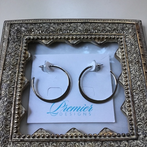 Premier Designs Jewelry - NWT Premier Designs silver hoops